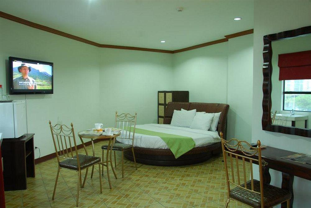 Ecoland Suites & Inn Davao City Екстериор снимка