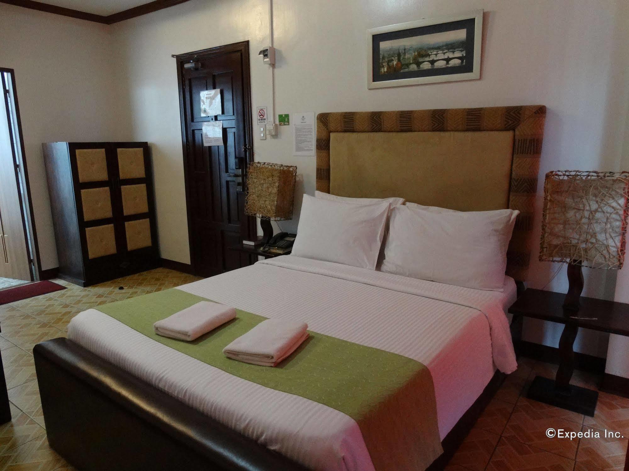 Ecoland Suites & Inn Davao City Екстериор снимка